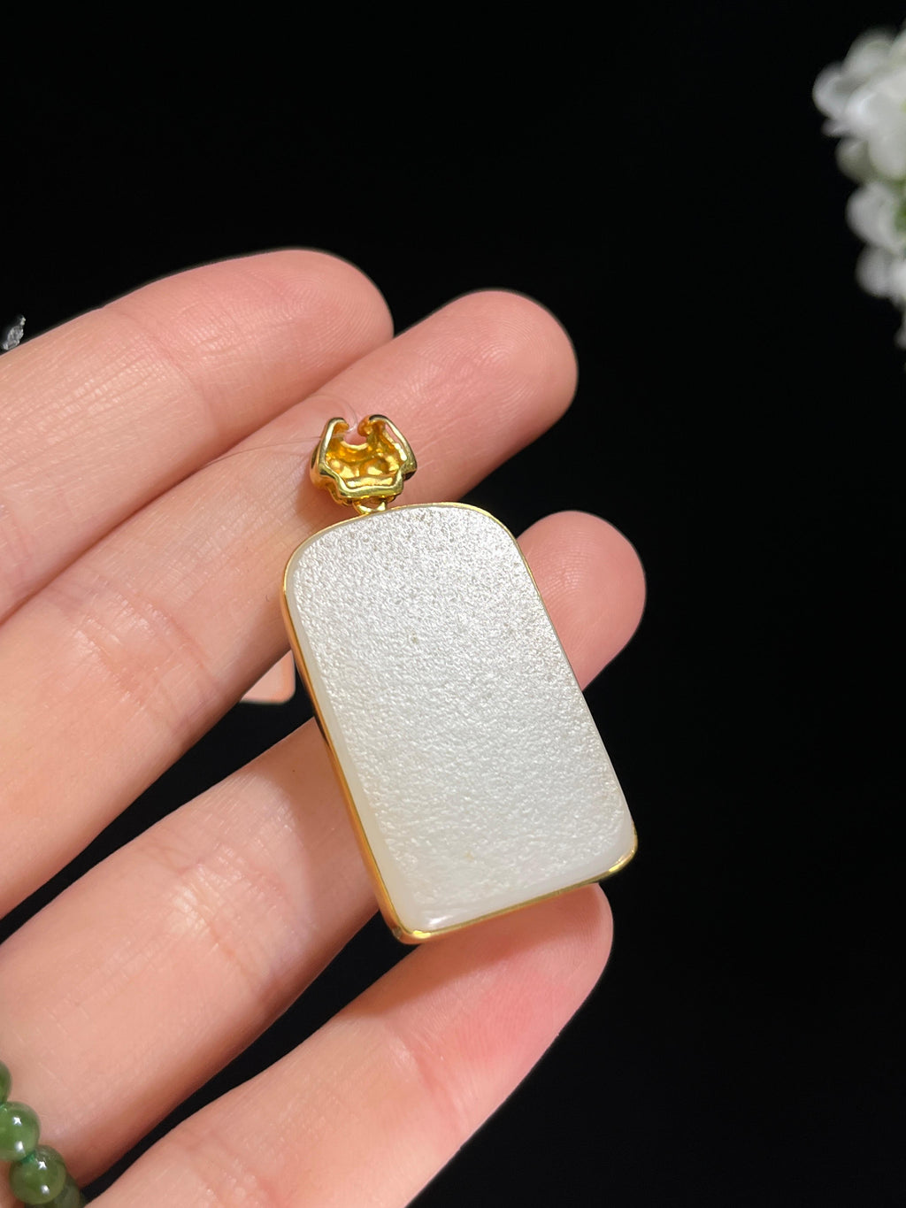 新疆天然和田玉白玉18k金镶仿古兽面纹雕刻挂件（yc260412）