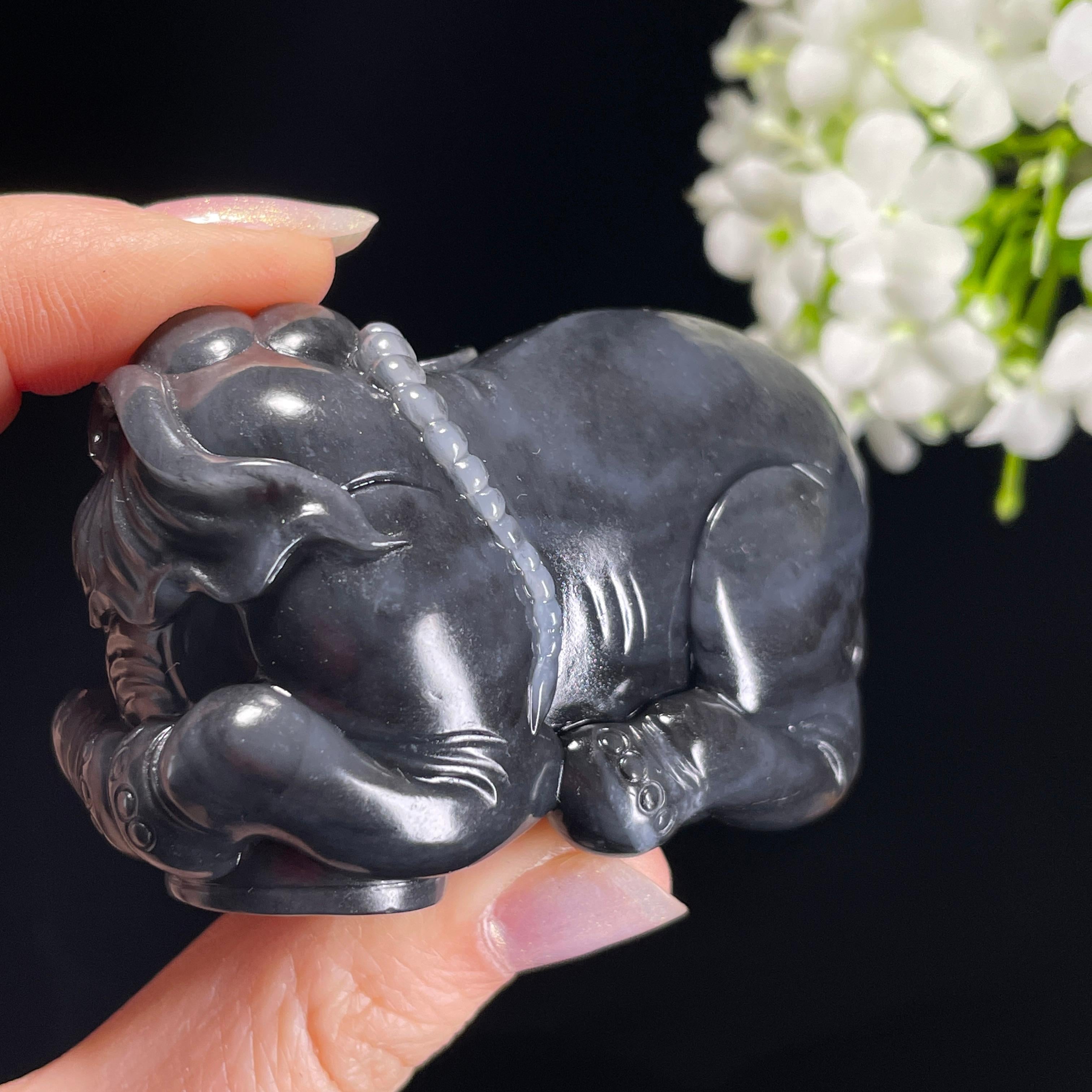 和田玉青花籽料“太平有象”象雕刻手把件（yc326420） – 添福玉器