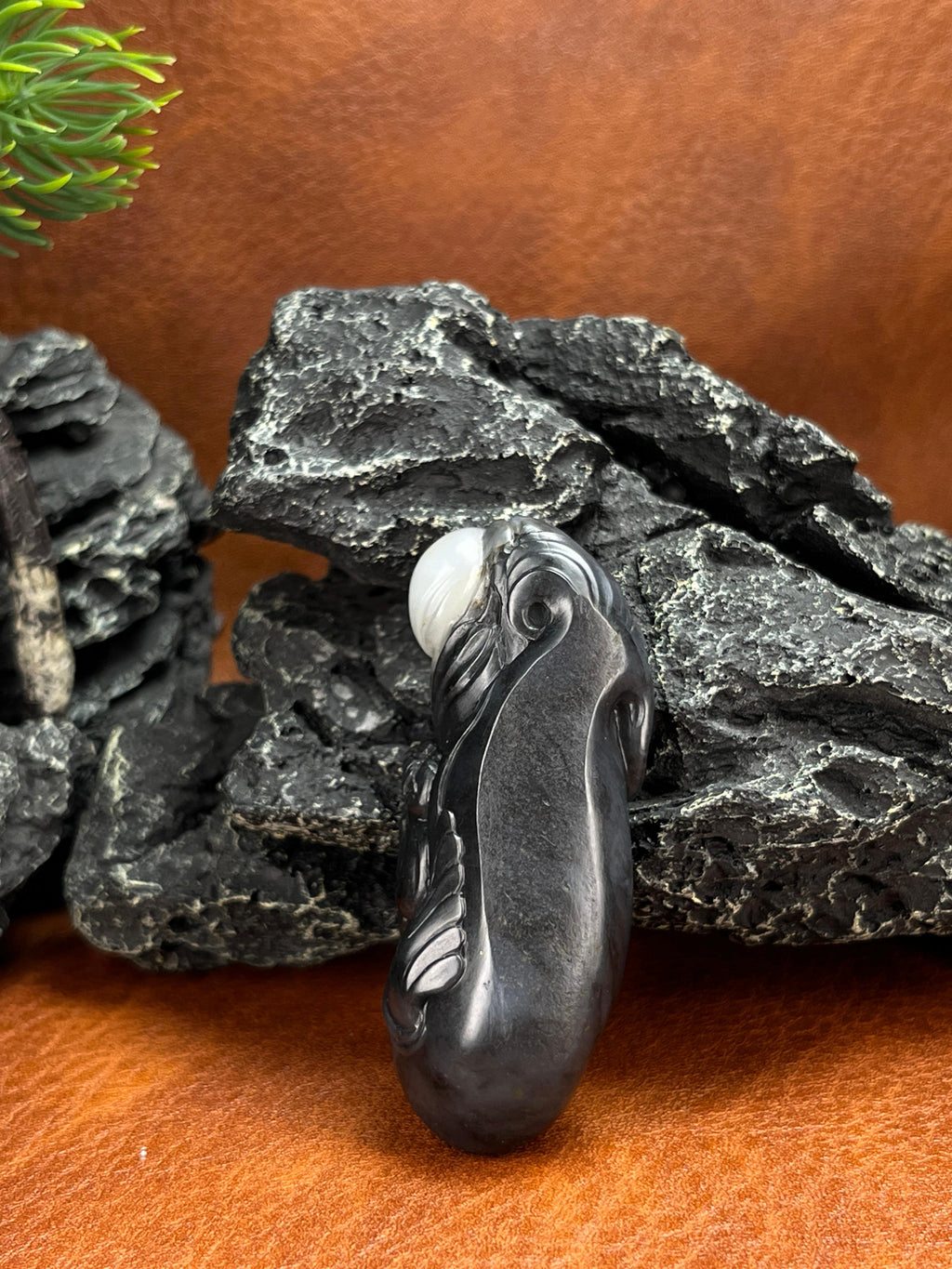 和田玉青花籽料貔貅雕刻挂件（yc222766）