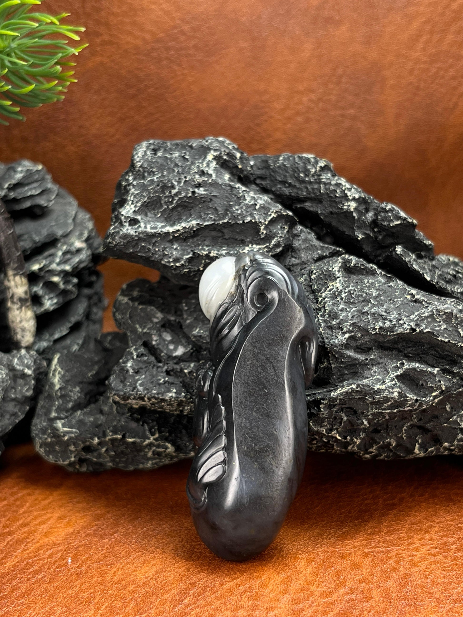 和田玉青花籽料貔貅雕刻挂件（yc222766）