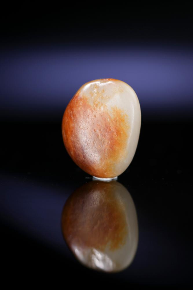 和田玉精品聚红洒金皮籽料原石（yc257845）