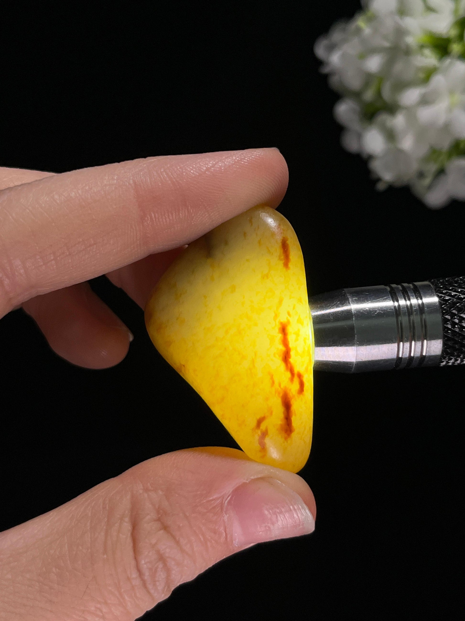 新疆和田玉洒金皮籽料原石（yc255430）