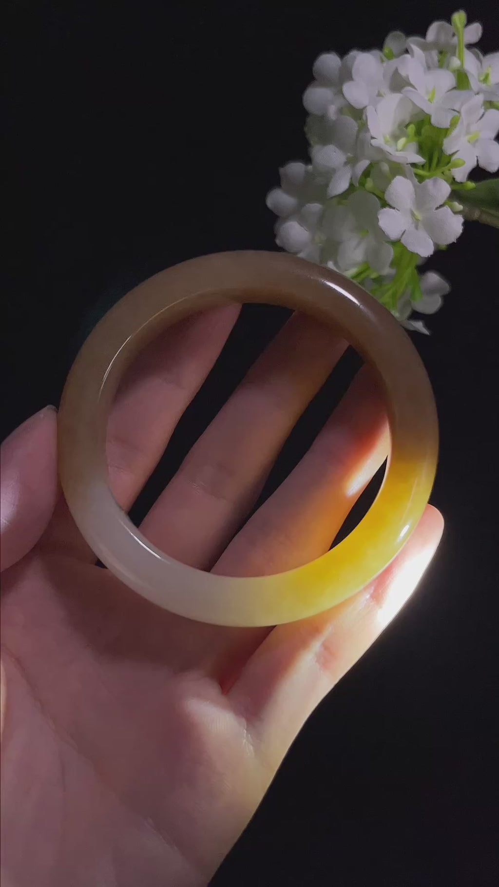 新疆天然和田玉“暖玉衔白”且末糖白手镯（53）（yc296571）