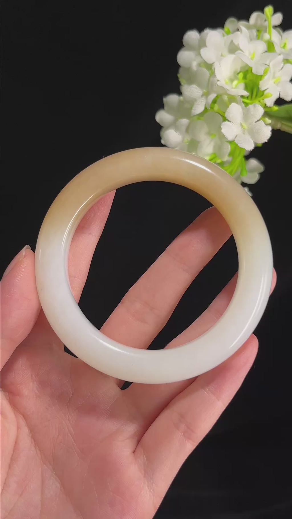 新疆天然和田玉“焦糖环玉”且末糖白手镯（卡55）（yc296585）