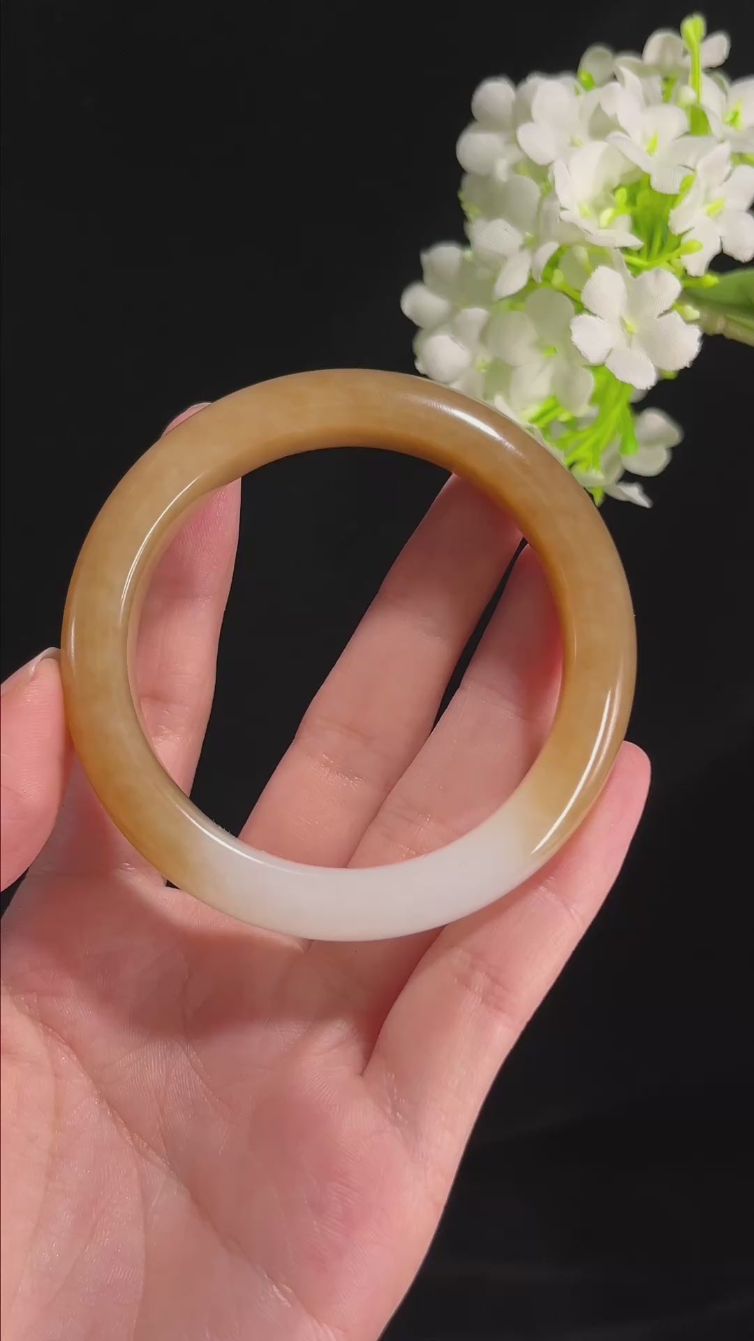 新疆天然和田玉“暖玉衔白”且末糖白手镯（53）（yc296571）