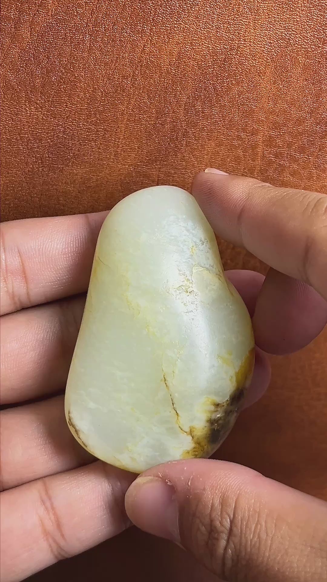 和田玉秋梨皮青白肉籽料原石（yc200150）