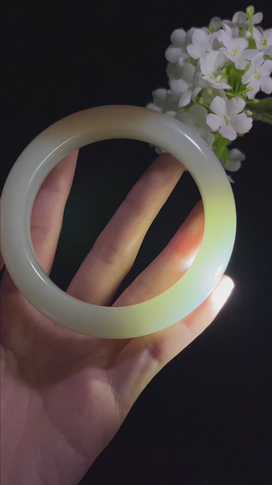 新疆天然和田玉“浅糖融雪”且末糖白手镯（卡62）（yc296569）