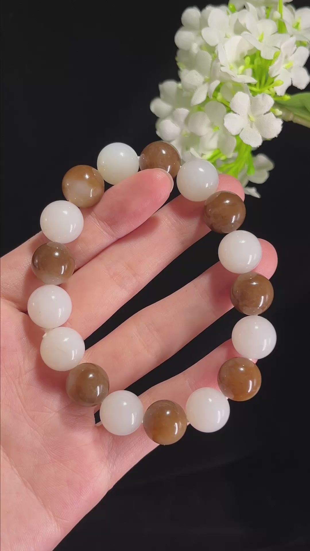 新疆和田玉“焦糖碎雪”且末全糖跳色手串（yc296563）