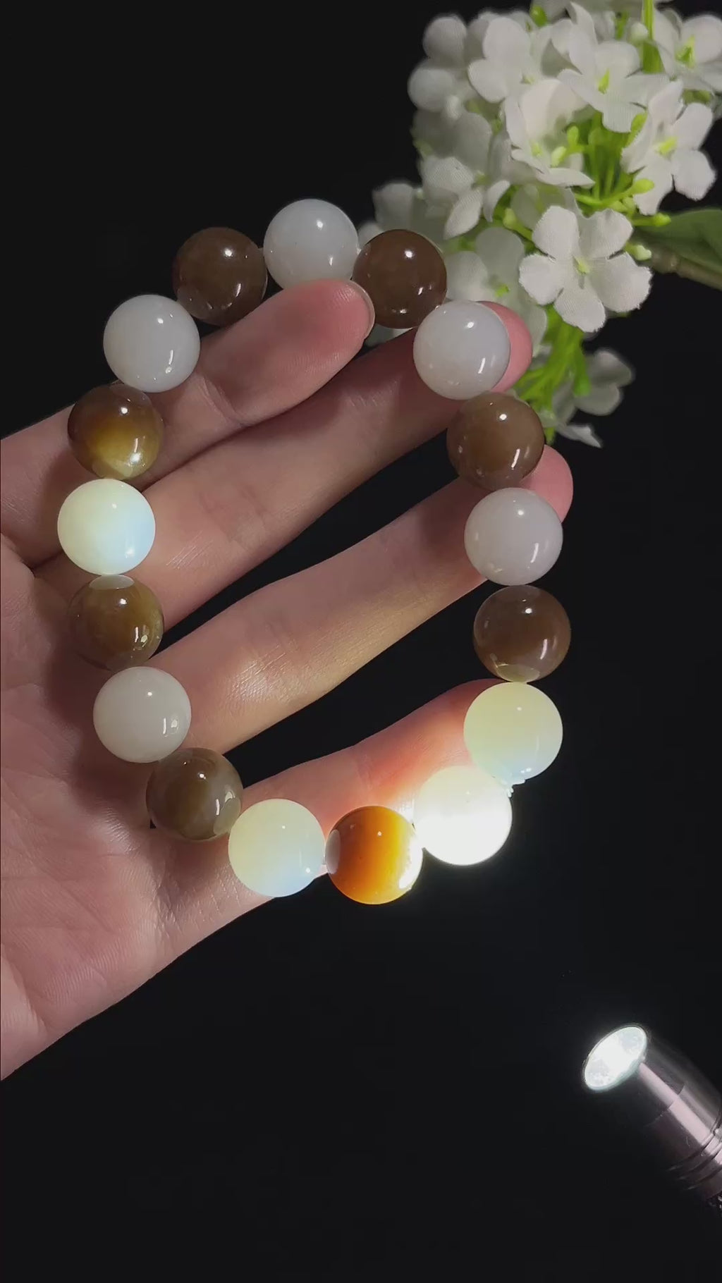 新疆和田玉“焦糖碎雪”且末全糖跳色手串（yc296563）