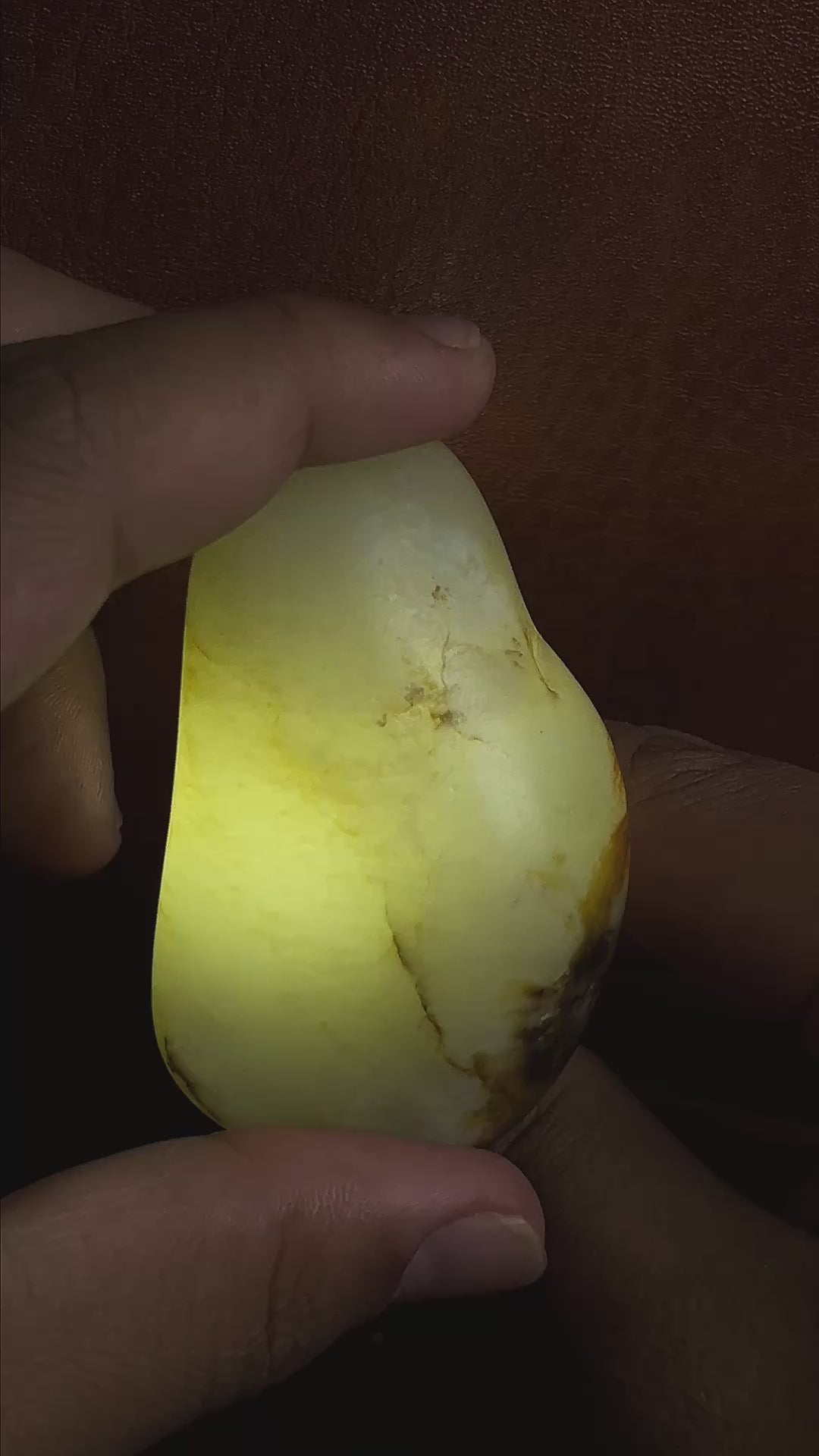 和田玉秋梨皮青白肉籽料原石（yc200150）