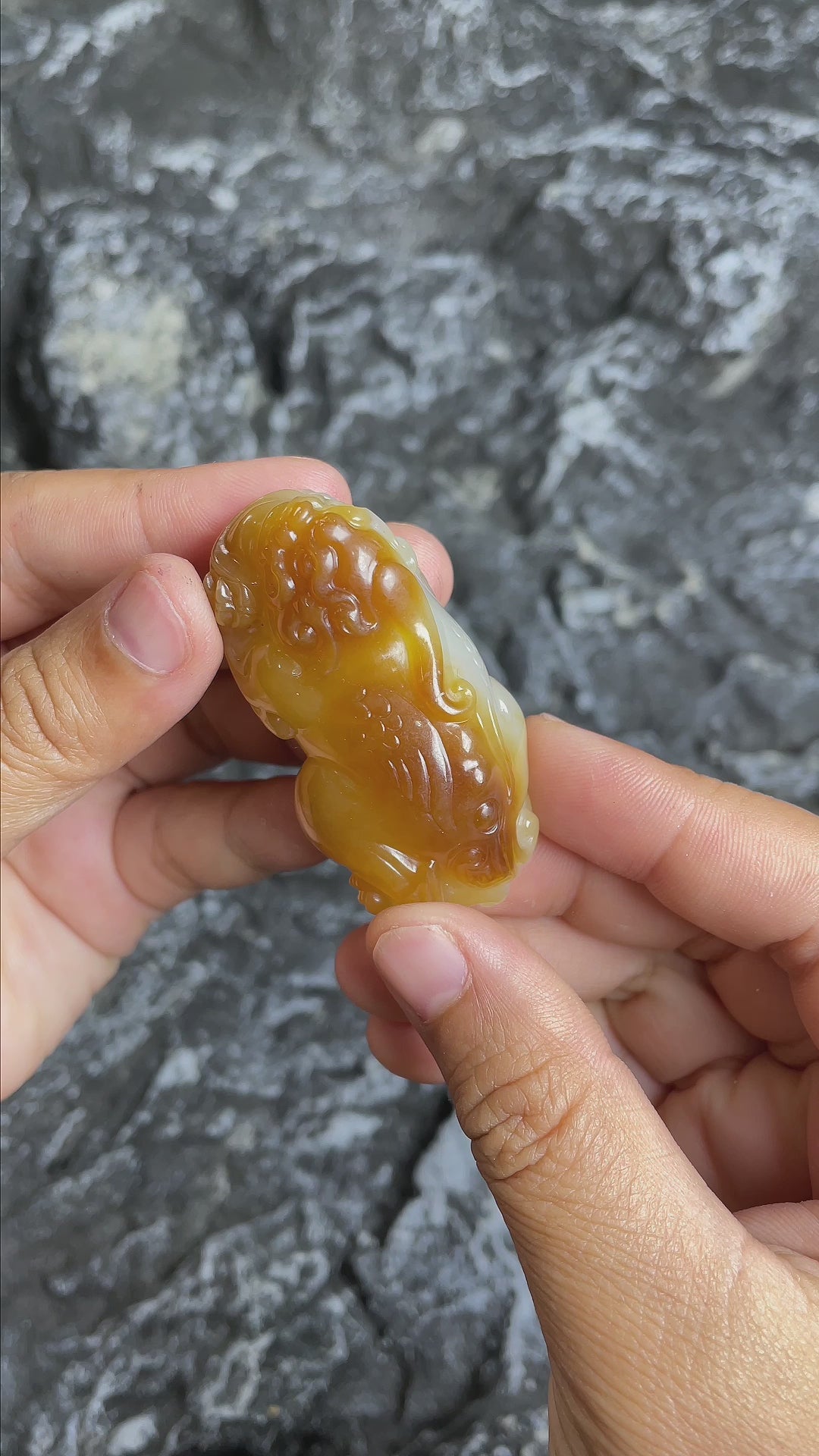 和田玉——新疆且末糖貔貅挂件